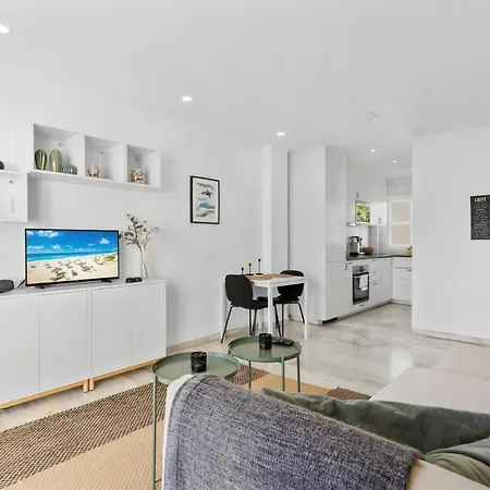 Apartman Retreat In By Costarentals - Ref 78